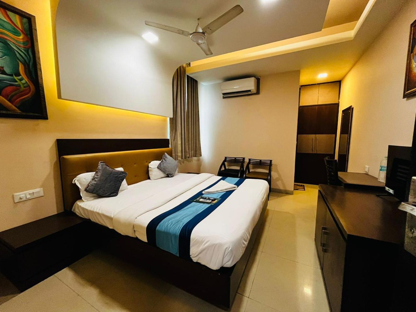 Hotel Mvr Stay By Admire Inn Noida Ngoại thất bức ảnh
