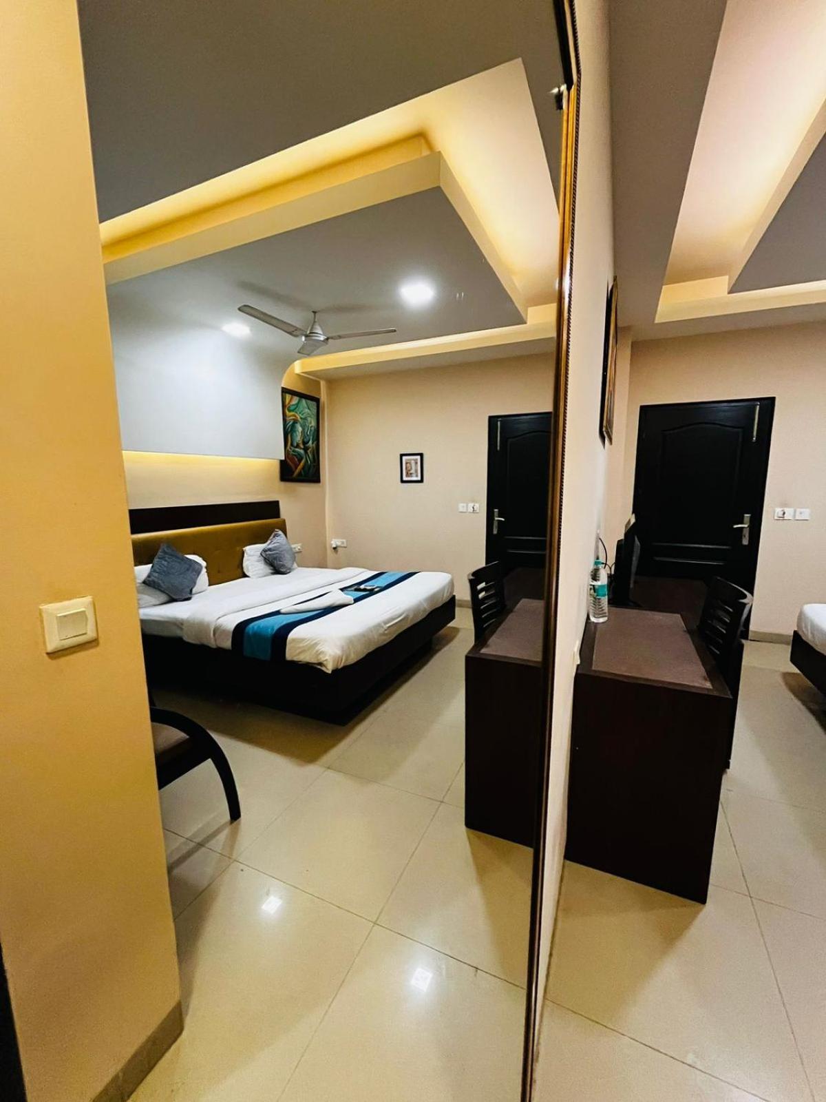 Hotel Mvr Stay By Admire Inn Noida Ngoại thất bức ảnh